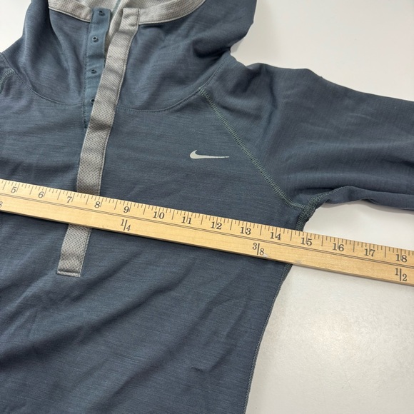 Nike Wool Blend Base Layer Long Sleeve Hooded Shirt 1/4 Snap Sz XS Navy/Grey - Picture 8 of 11